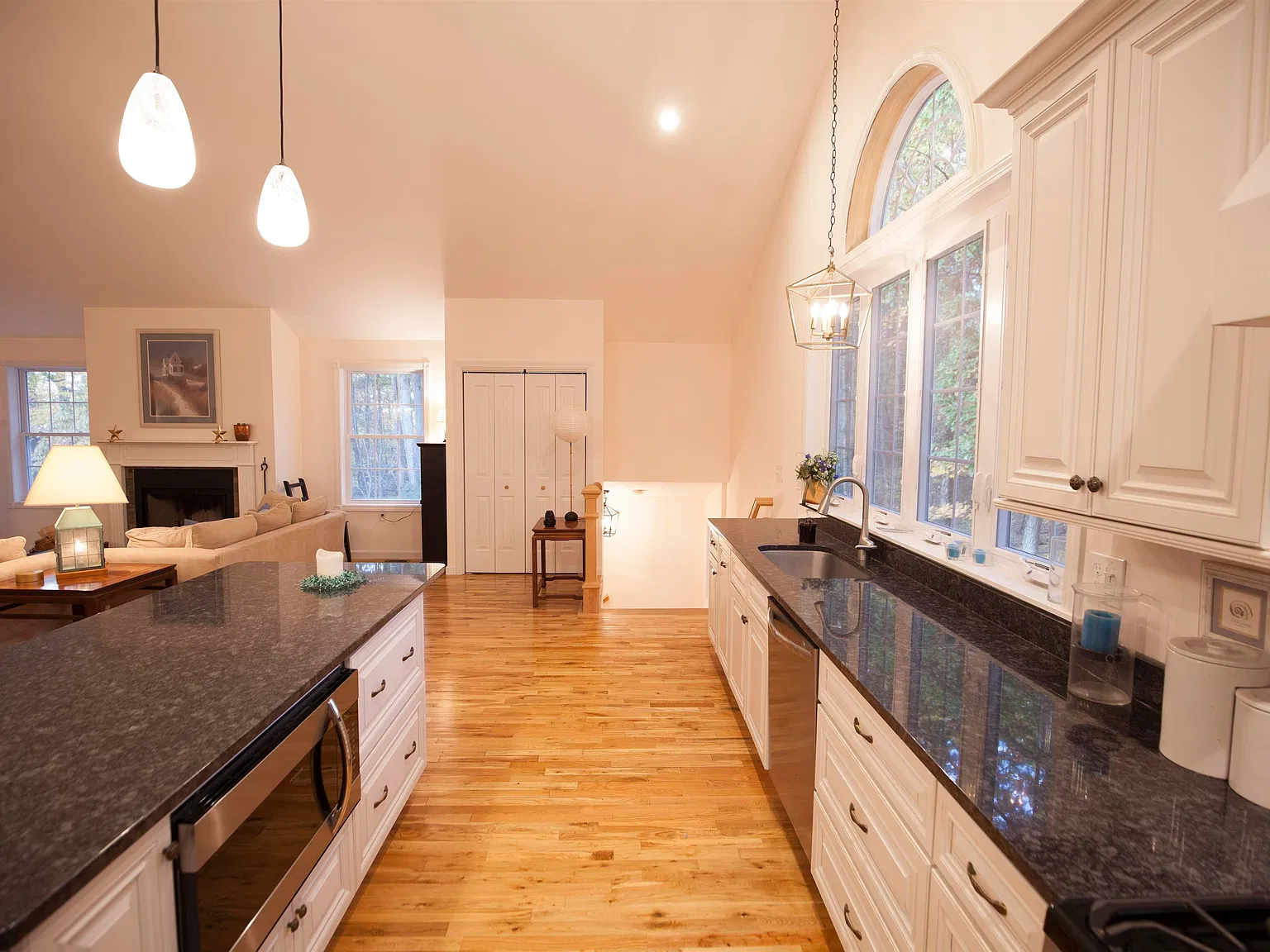 1 bed, 1.5 bath, 1426 sqft, $2,300 — Photo 4