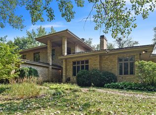 6N976 Brewster Creek Cir, Wayne, IL