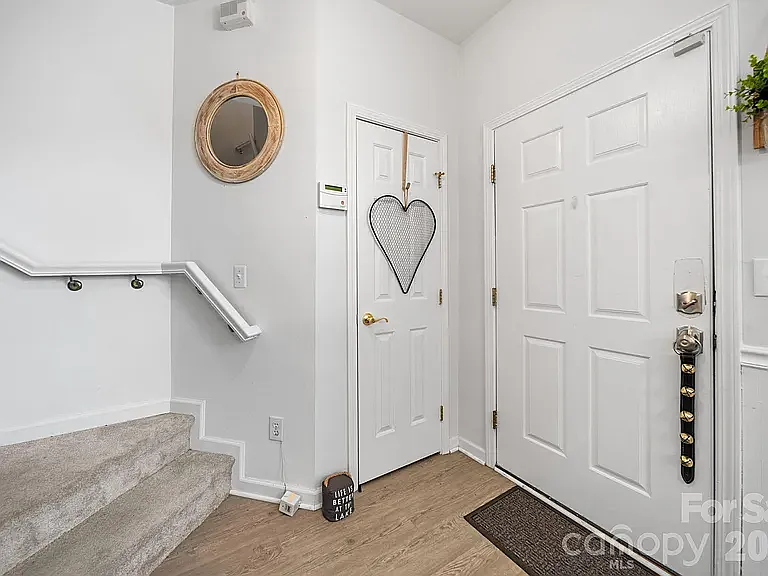 17610 Delmas Dr — Photo 10