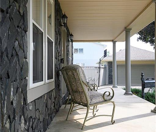 5th image of 5980 Lakeside Ave