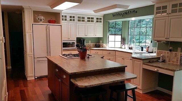 2nd image of 3406 Rodesco Ct SE
