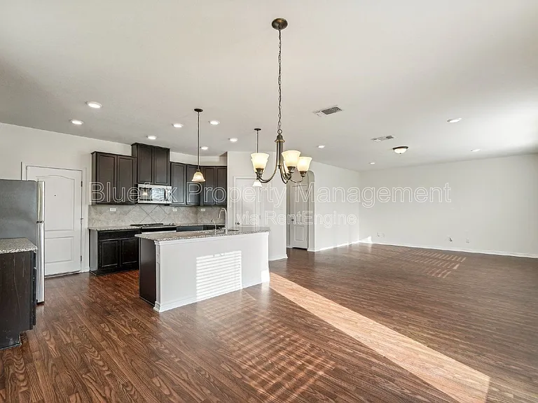 3306 Putnam Flds — Photo 9