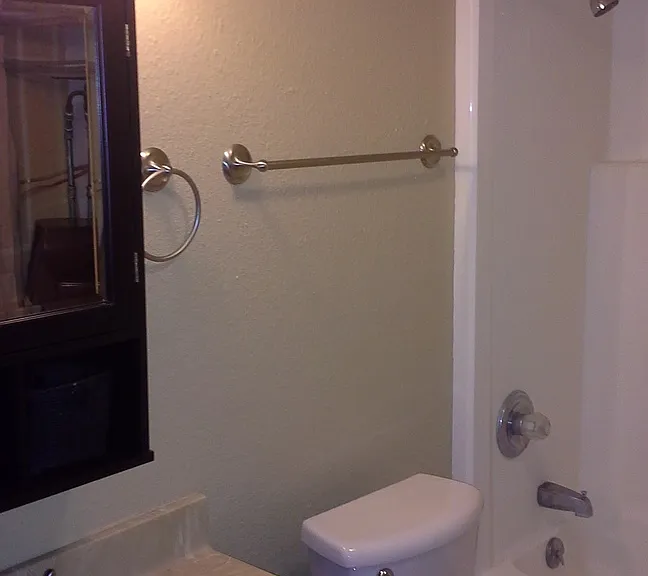 3017-3037 Viking Dr — Photo 7