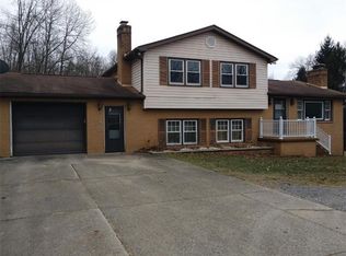180 Fredericks Ln, New Castle, PA 16116