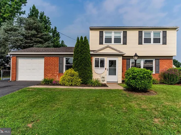 207 Linda Dr, Mechanicsburg, PA 17055