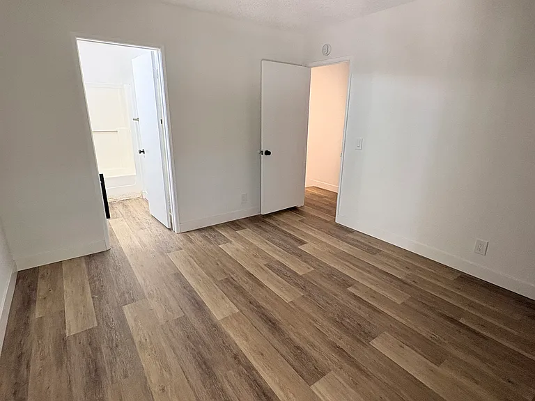 3950 Cleveland Ave #103 — Photo 9