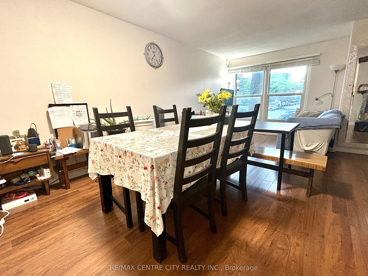 3 bed, $2,300 — Photo 2
