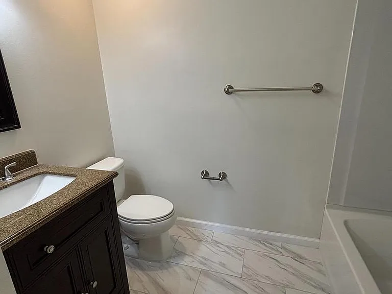 2900 Madeira Ct — Photo 10
