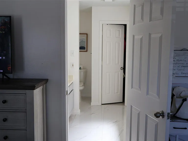 710 Hidden Rdg W — Photo 25