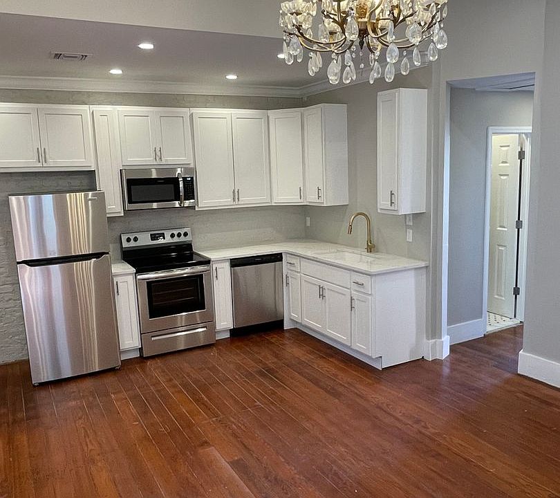 1st image of 410 Dauphine St #2A