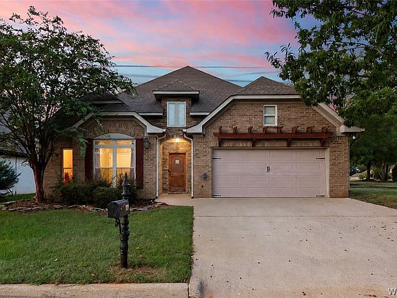 2nd image of 3550 Evangeline Way
