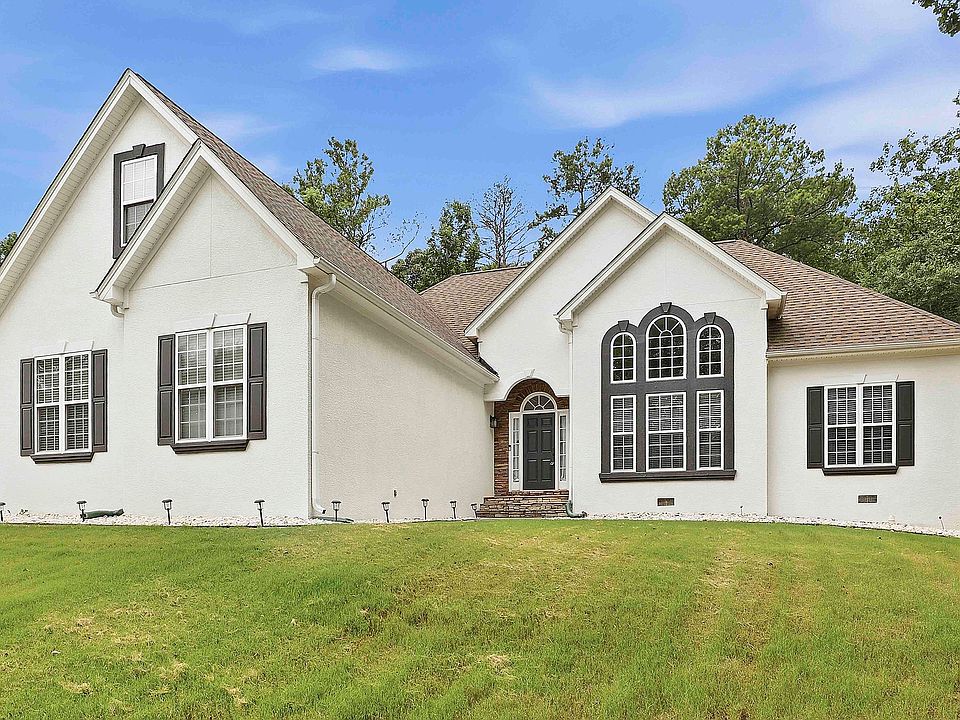 1st image of 110 Lyndhurst Way