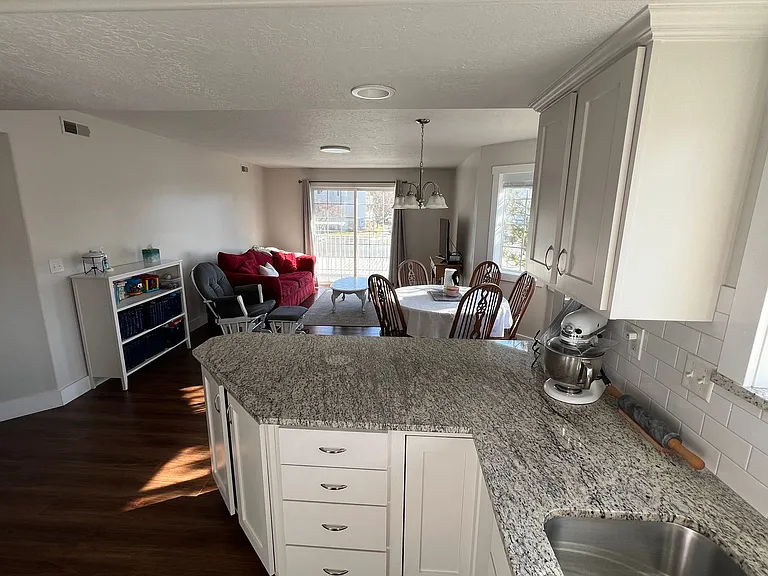 1264 S 1220 W — Photo 3