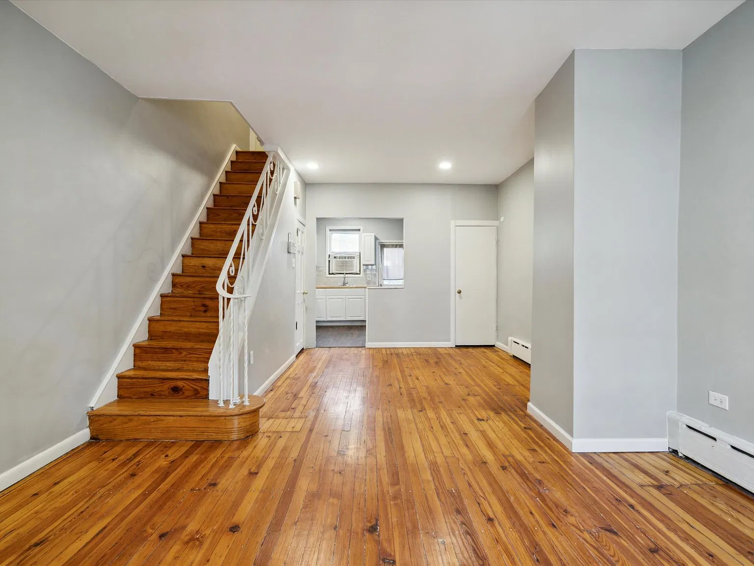 3 bed, 1027 sqft, $1,500 — Photo 3