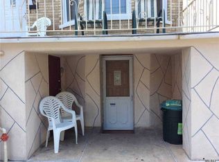 68-28 75th St, Middle Village, NY 11379