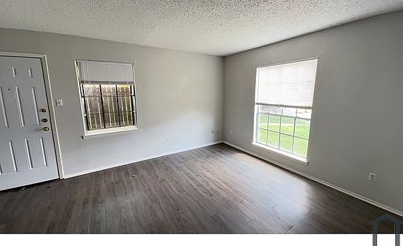 5th image of 4504 Hunt Cir APT D