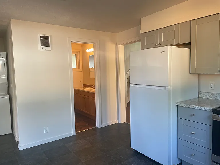 354.5 Greenwood St — Photo 7