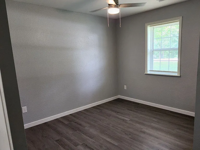 20325 Henry Ln — Photo 11