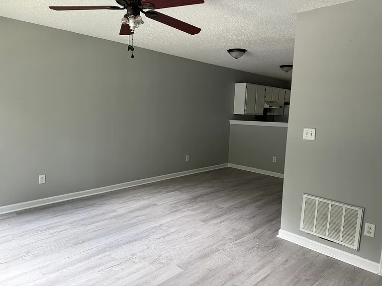 623 Carolina Ave — Photo 9