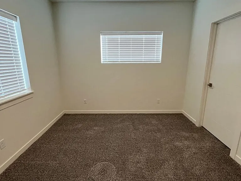 Lexington Sky Apartments — Photo 46