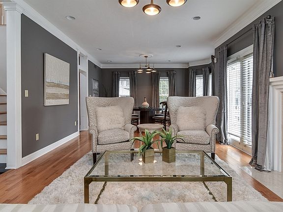 4th image of 106 Danforth St
