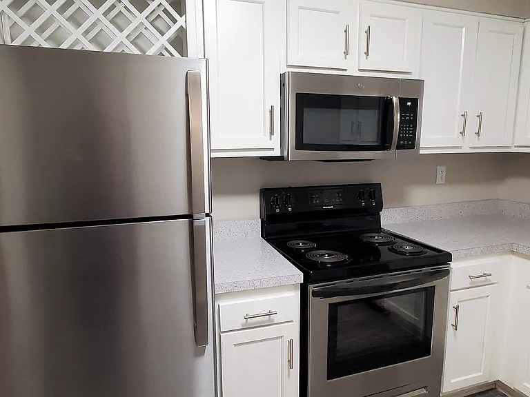St. Francis Apartments — Photo 7