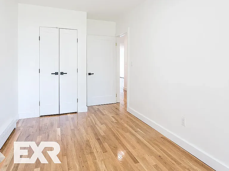 9 Hunterfly Pl #2F — Photo 8