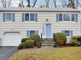 3 Kellee Dr, Norwalk, CT 06854