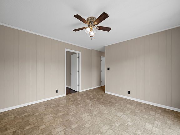5th image of 915 Kenwood Dr
