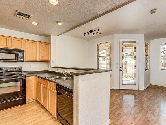 3rd image of 1930 E Hayden Ln Unit 114