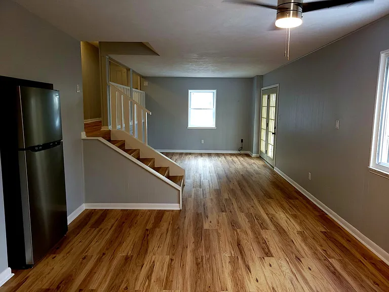 357 Gilmore St — Photo 14