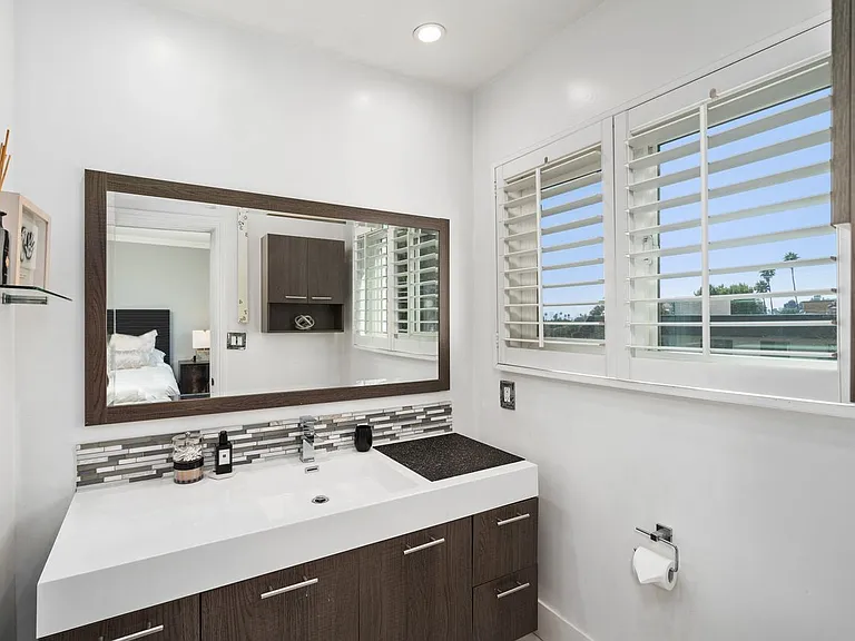 7560 Hollywood Blvd #4002 — Photo 18