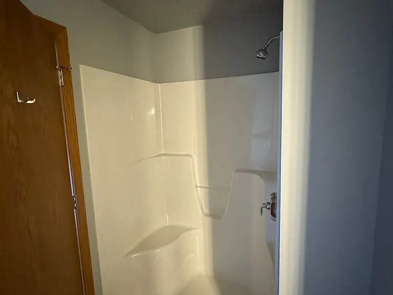 Fairhaven Court Apartments — Photo 26