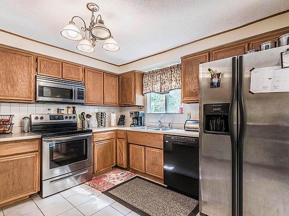 5th image of 2855 Southridge Dr