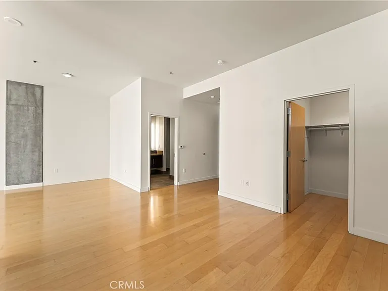 1100 Hope #1704-1704-1704 — Photo 3