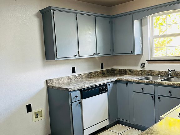 5th image of 708 Meghan St #A-b