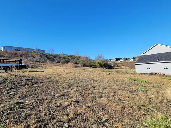 2909 Jude Ln NW, Mandan, ND 58554