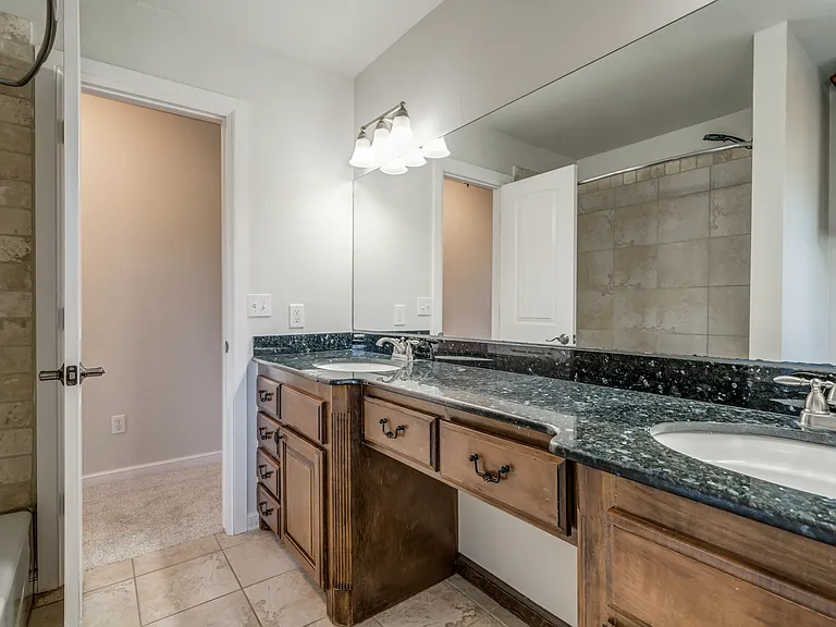 22525 Lindy Ter — Photo 81