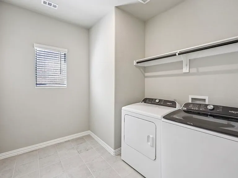 Copperwood Dr — Photo 6