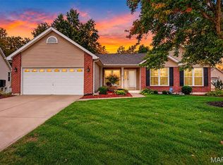 1044 Treeshade Dr, Saint Peters, MO 63376