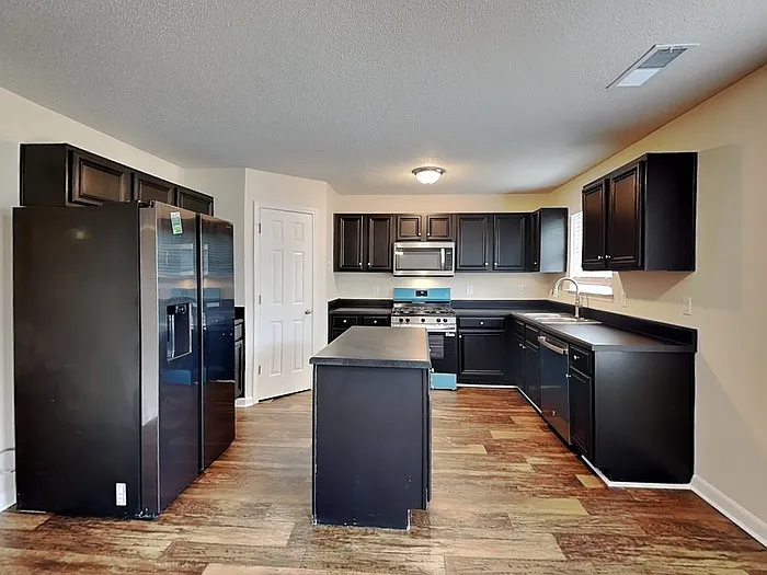 6095 Trotters Cir — Photo 9