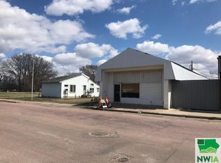 711 Cottage Ave, Vermillion, SD 57069