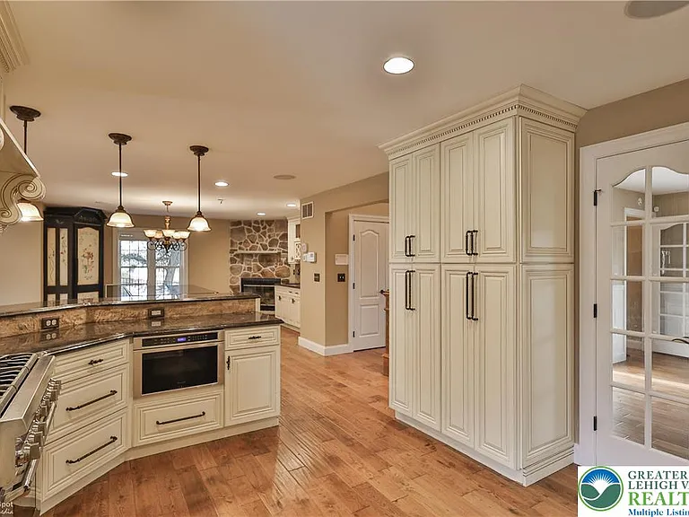 284 Walker Rd — Photo 44