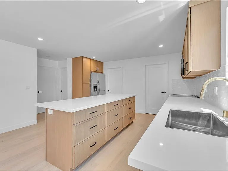6915 Encino Ave #LOWER — Photo 23