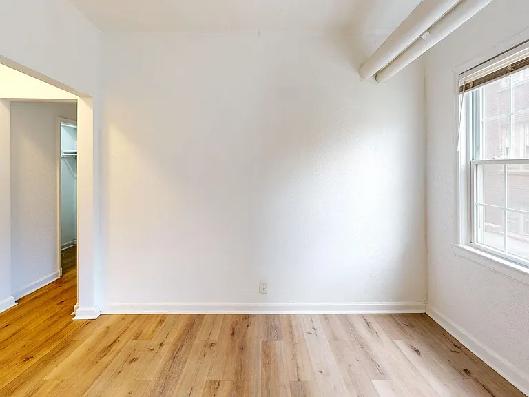 2680 N Moreland Blvd — Photo 26