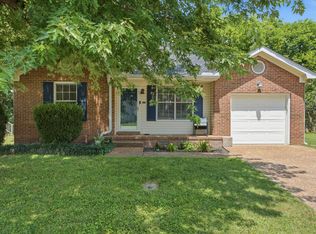 365 N Birchwood Dr, Hendersonville, TN 37075