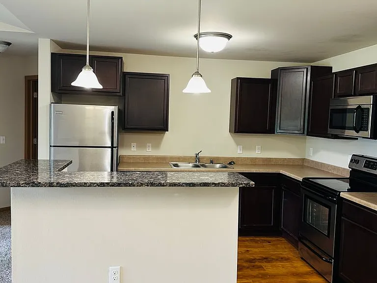 Fairway Glen Apartments — Photo 3