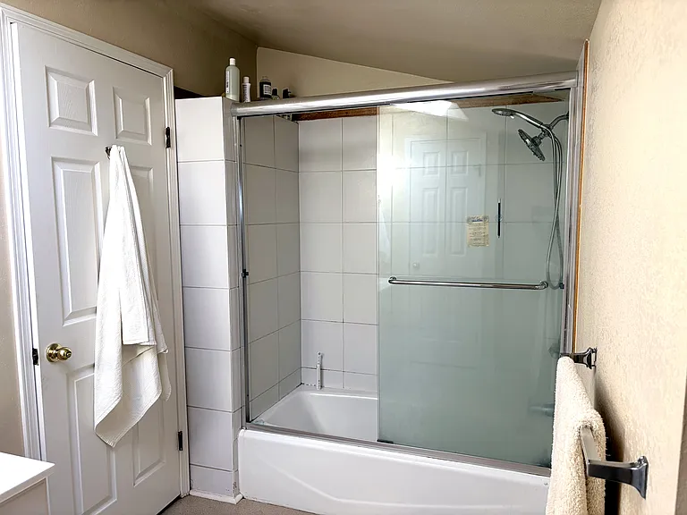190 Ridgeway Ave #B — Photo 5