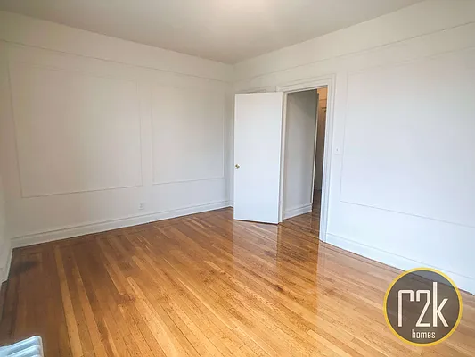 Rented by Realty 2000 Corp | media 10