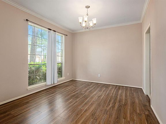 2nd image of 15622 Valley Creek Dr